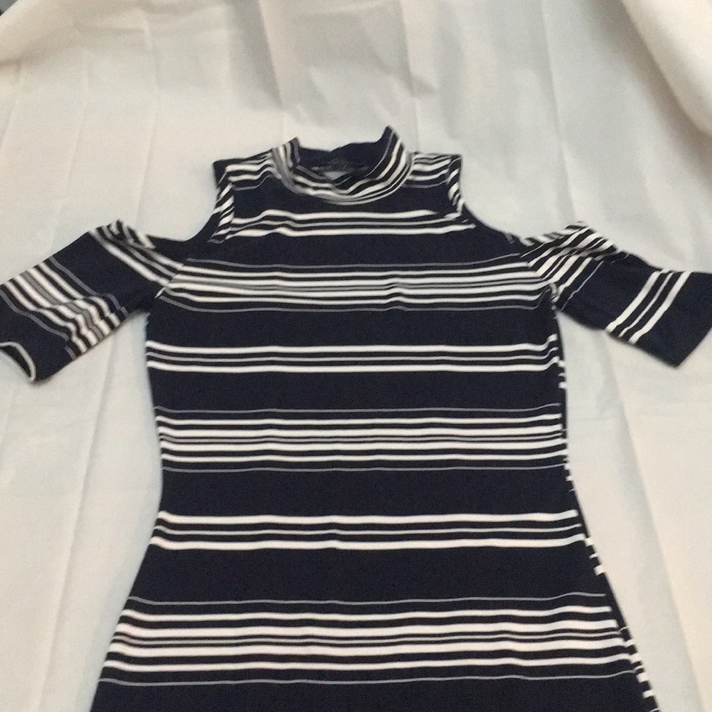 Dress - Picture 5 of 5